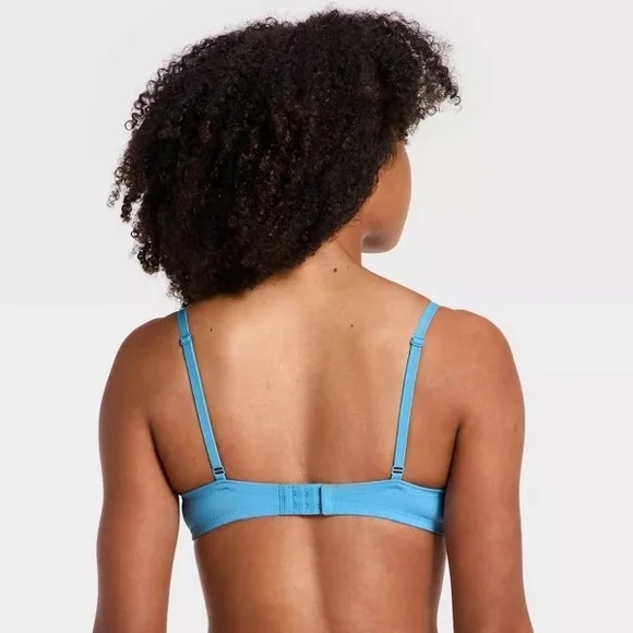 Elegant Black and Blue Lace Trim Bras - Picture 6 of 8